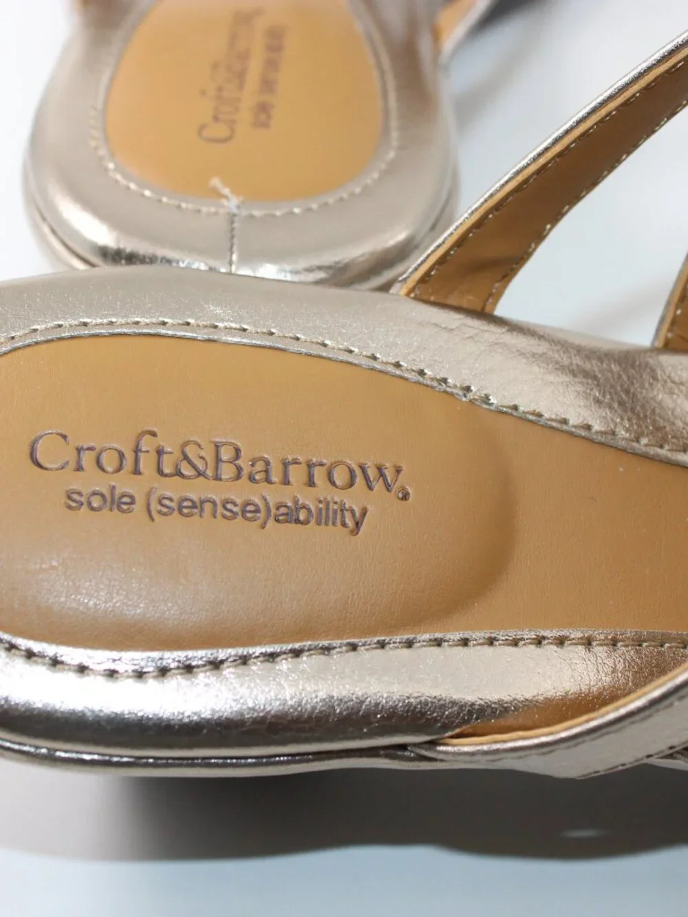 Croft &Barrow NWT Women Sandals Metallic Gold 8M Cushion Casual Hoop & L Wedge